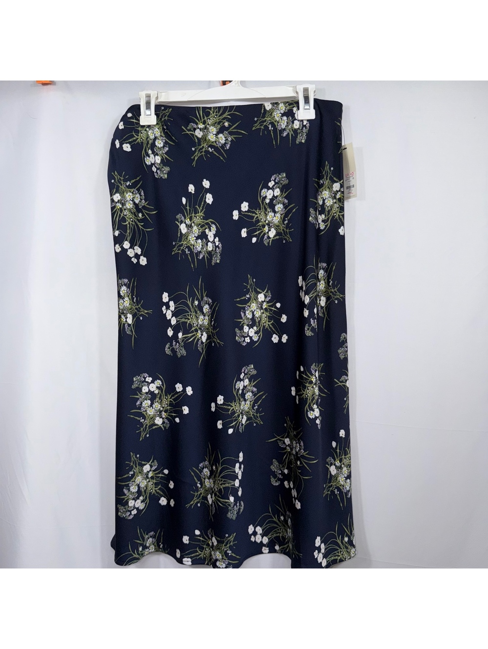 Francesca’s NWT Size L Navy Floral Midi Skirt